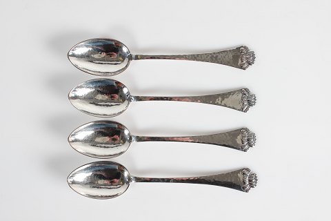 Åkande Silver Cutlery
Dessert spoons
L 17,5 cm